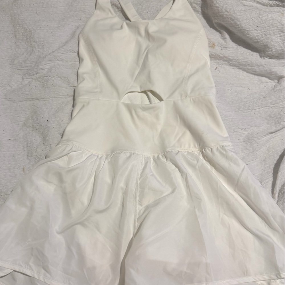 Amazon White Sleeveless Dress